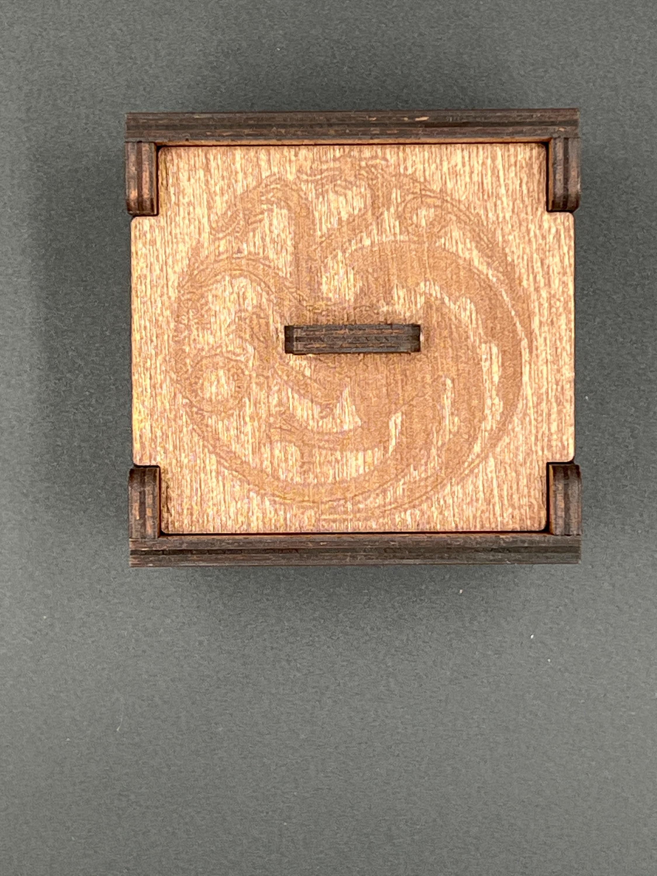 Wooden Dice Box for D&D – Handcrafted RPG Dice Storage with Removable Lid