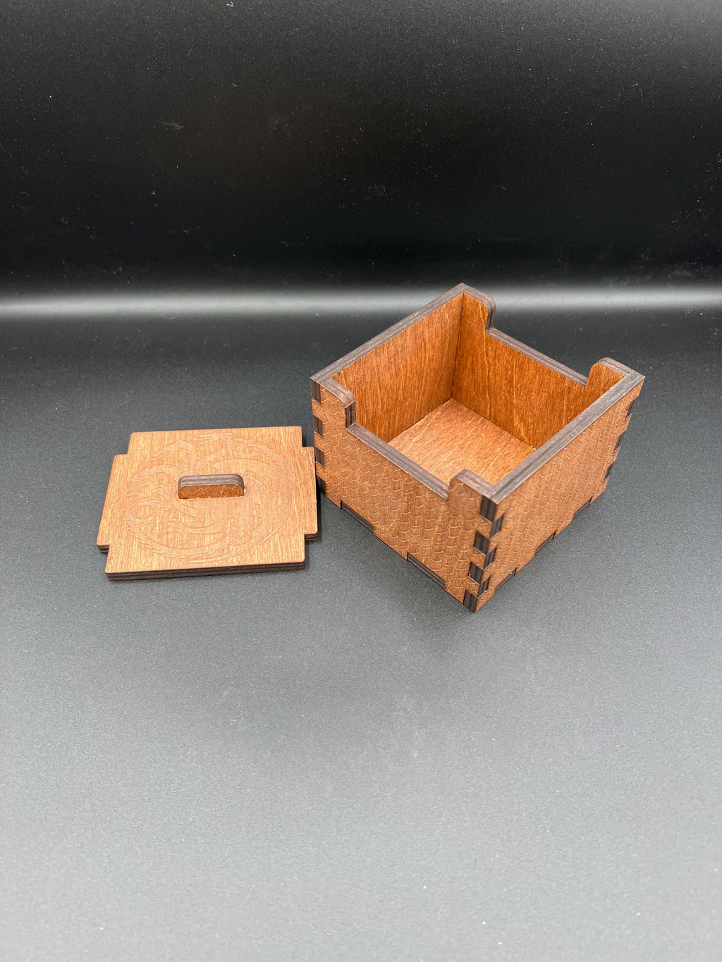 Wooden Dice Box for D&D – Handcrafted RPG Dice Storage with Removable Lid